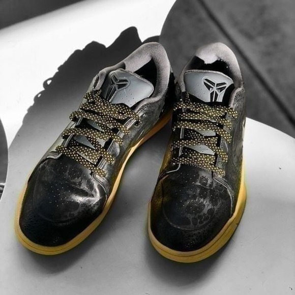 Nike Kobe KB24 Black Yellow Basketball Shoes‎ Sneakers Size 8 main image 5